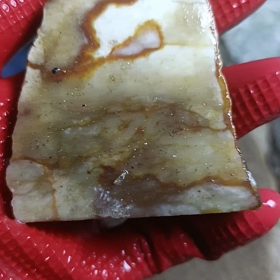晴***里蛇纹石玉未镶嵌珠宝奇石