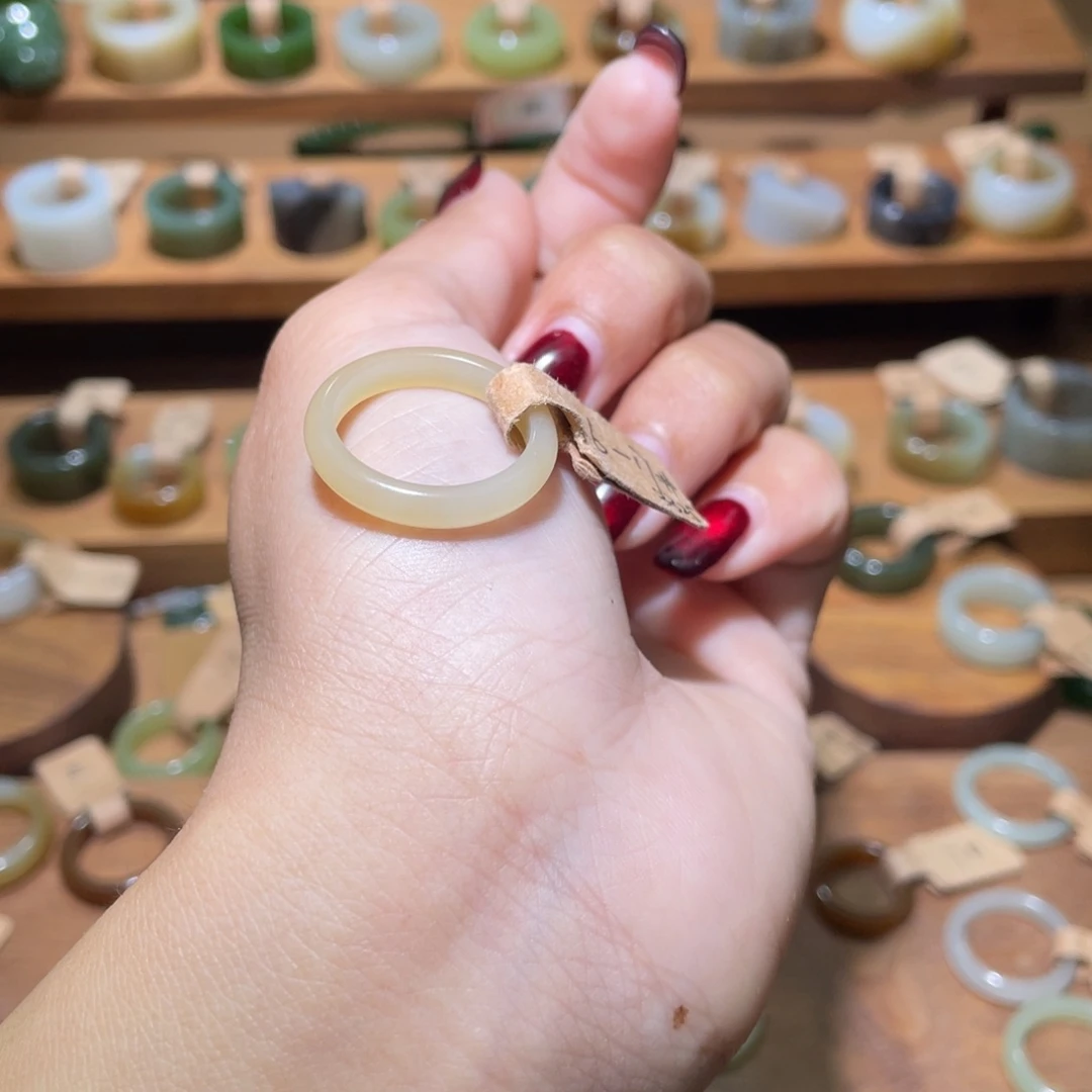 和田玉戒指未镶嵌?****?17.9