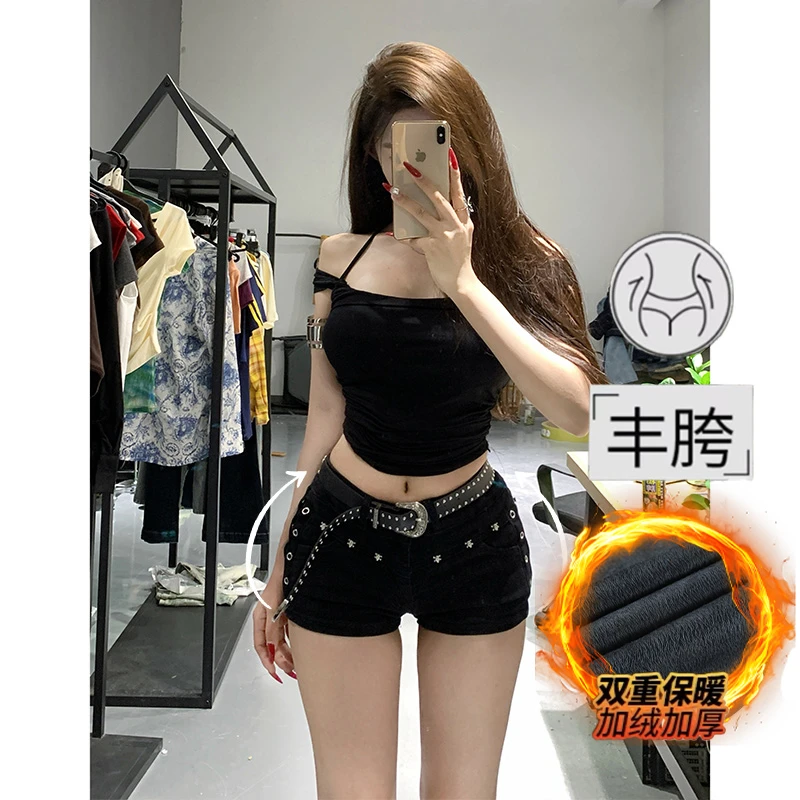 加绒低腰铆钉丰胯提臀牛仔短裤女2025冬季新款百搭性感显瘦热裤