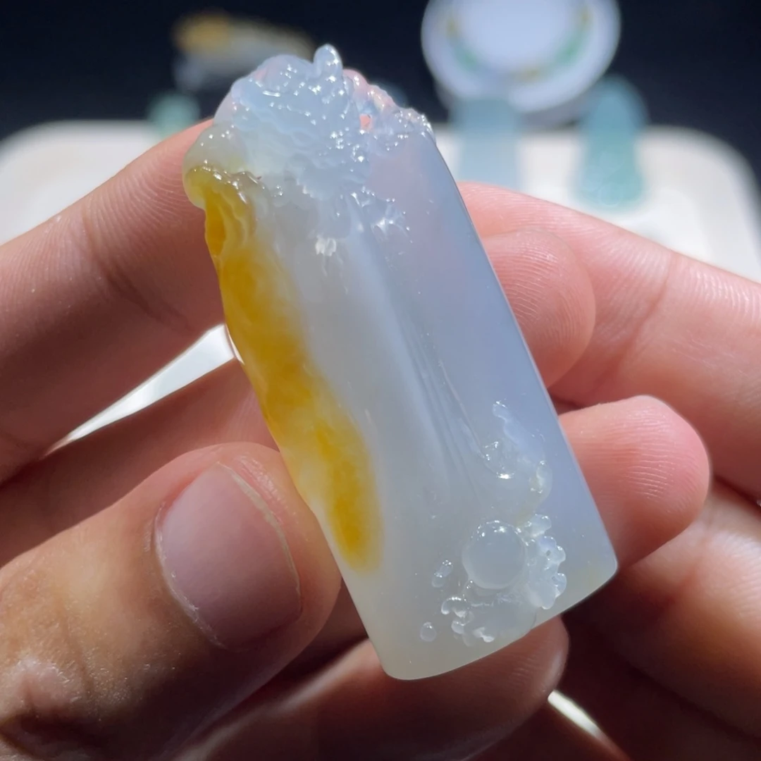 颈饰未镶嵌翡翠龙牌
