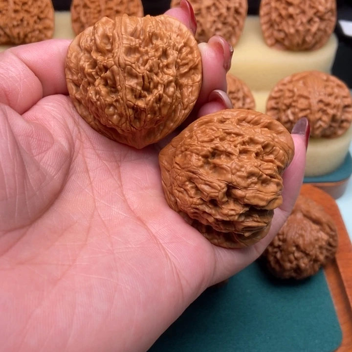 吊坠桃核老款狮子头秤砣全44尺