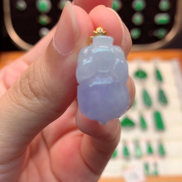 翡翠18K金镶嵌颈饰翡翠