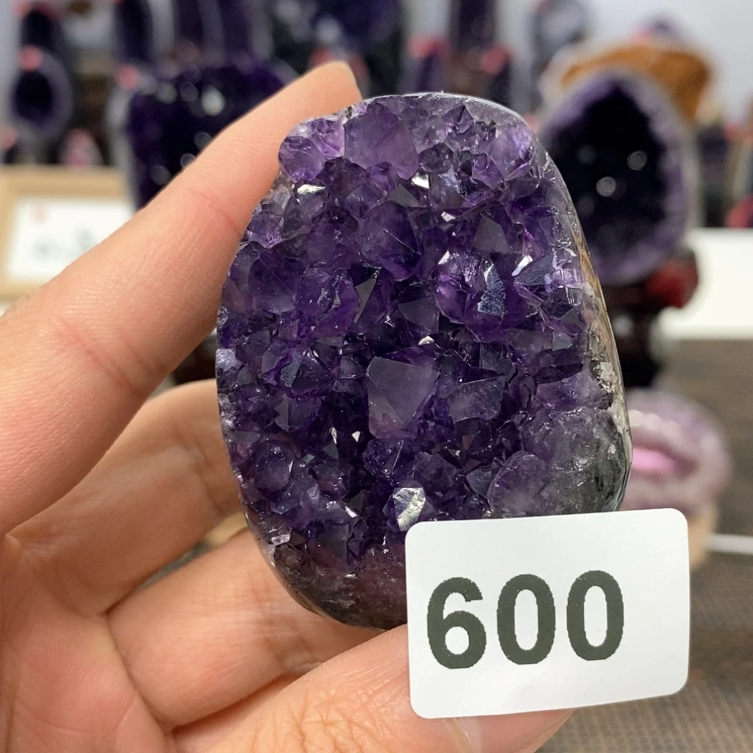 紫晶未镶嵌大型摆件（非配饰）