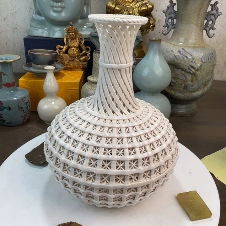 陶瓷吉*德化镂空瓷一件