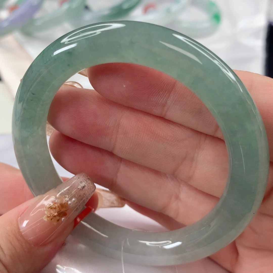 翡翠手镯未镶嵌52.8圈口