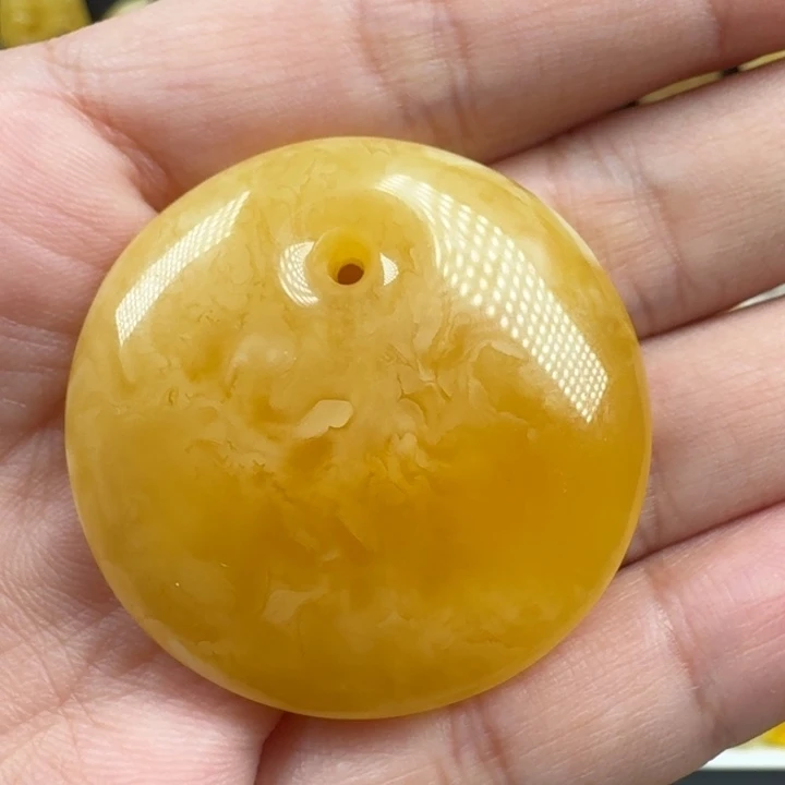 蜜蜡未镶嵌珠宝奇石