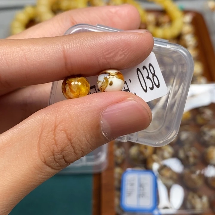 把件猴头核桃沁色圆珠老型038