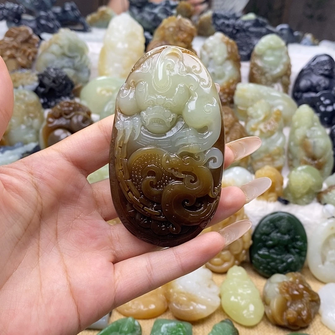 和田玉未镶嵌颈饰