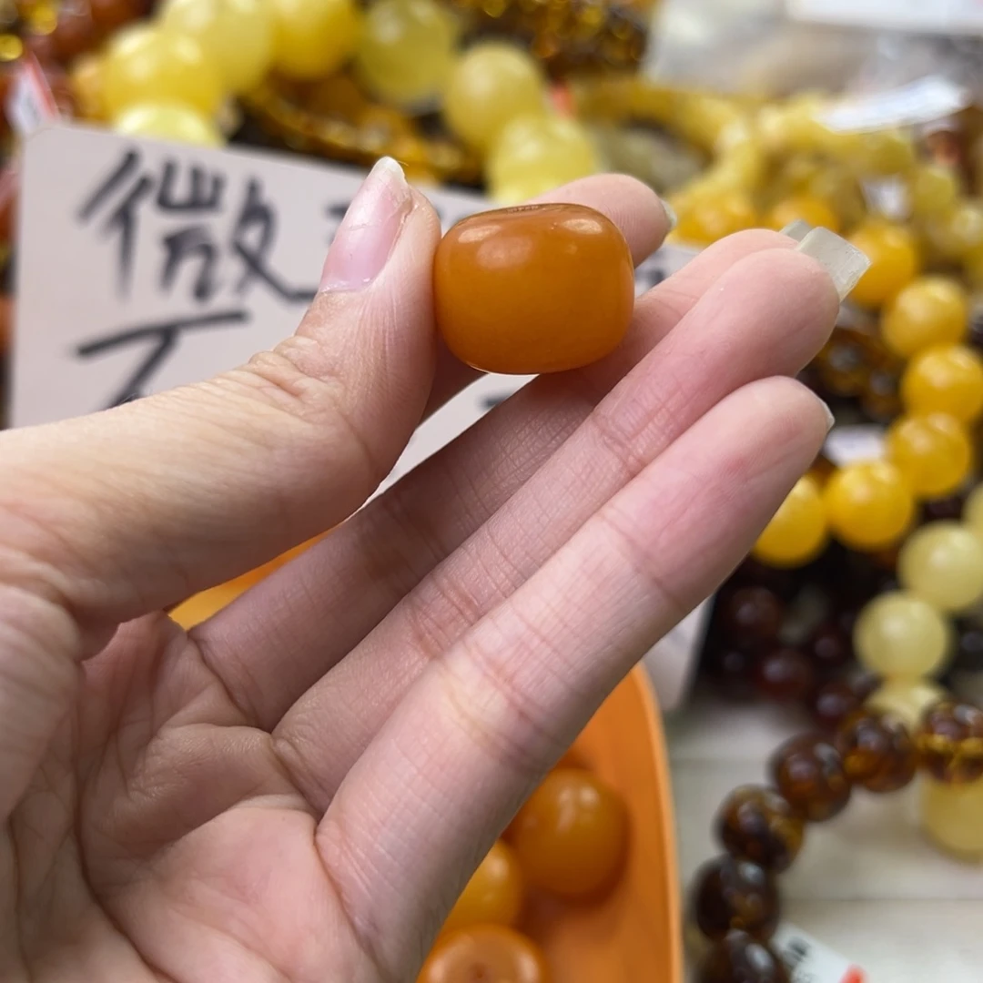 琥珀珠宝奇石未镶嵌