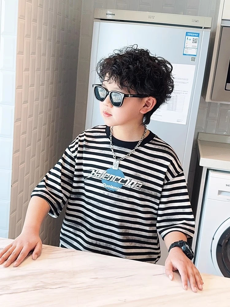 男童夏季短袖T恤2025新款经典条纹拼接中大童洋气休闲上衣男孩潮T