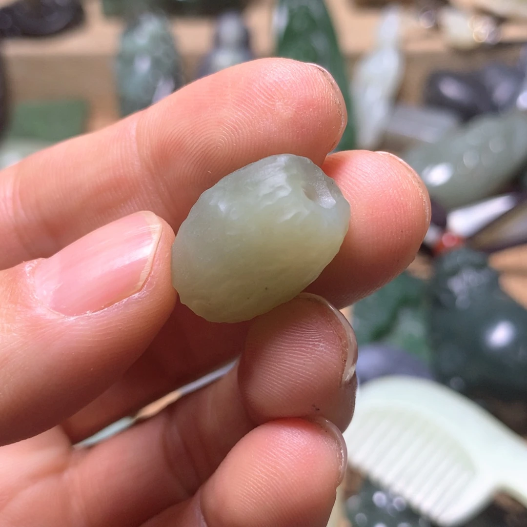 和田玉颈饰未镶嵌快*?