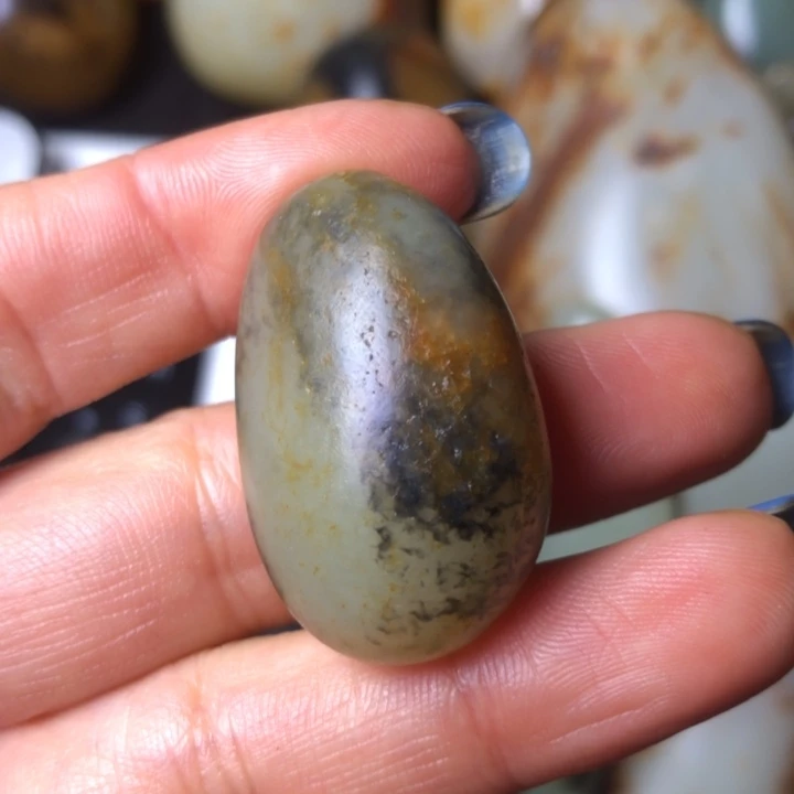 和田玉未镶嵌珠宝奇石