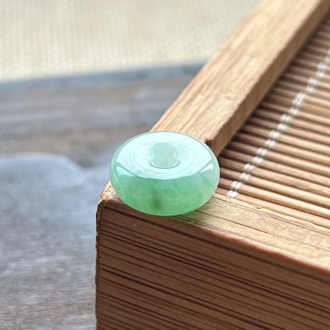 辣阳绿飘花平安扣吊坠天然缅甸a精美小扣子吊坠diy手绳面包扣肉扣