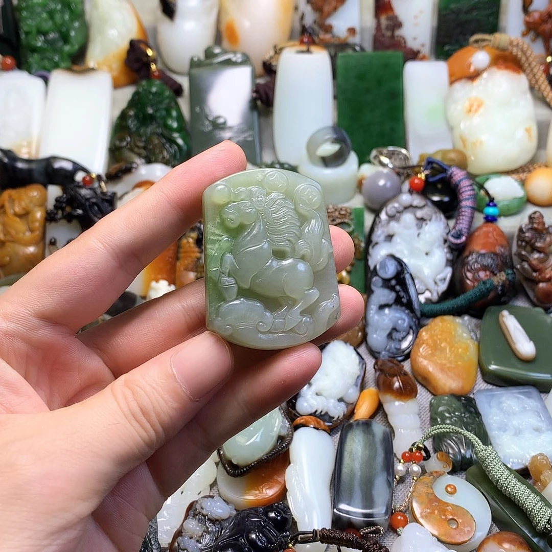 颈饰未镶嵌和田玉