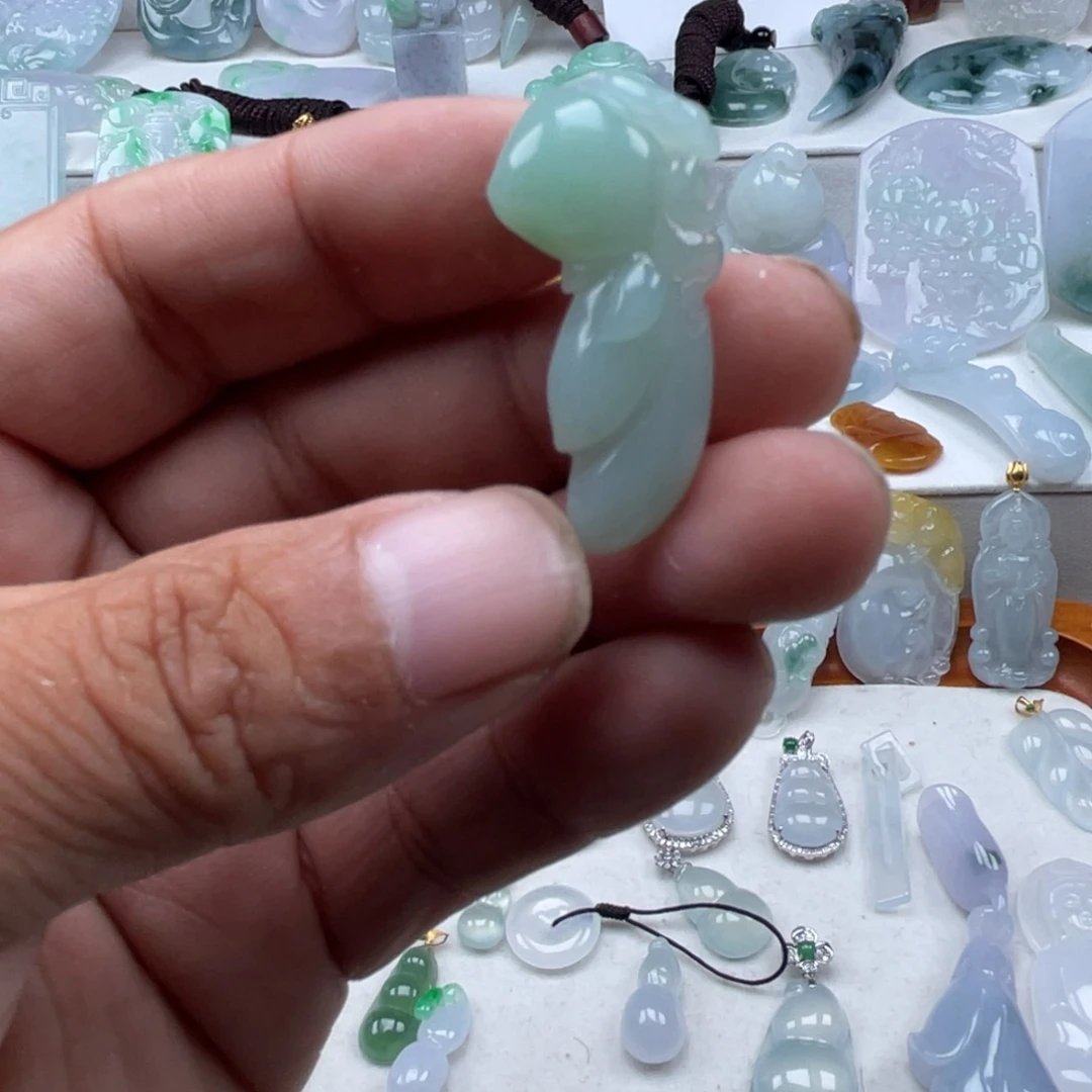 翡翠未镶嵌颈饰翡翠蝴蝶仙子