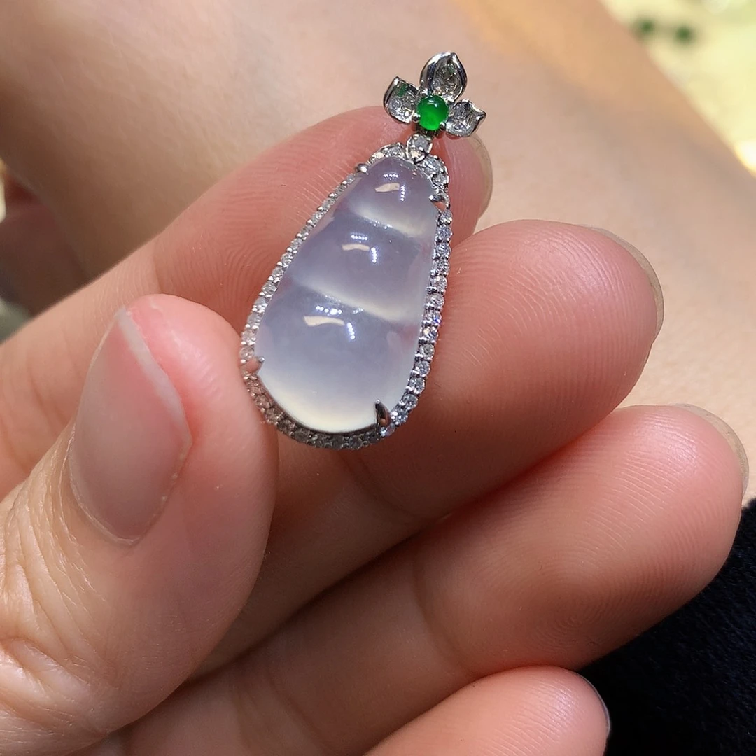 翡翠吊坠(不含链)18K金镶嵌