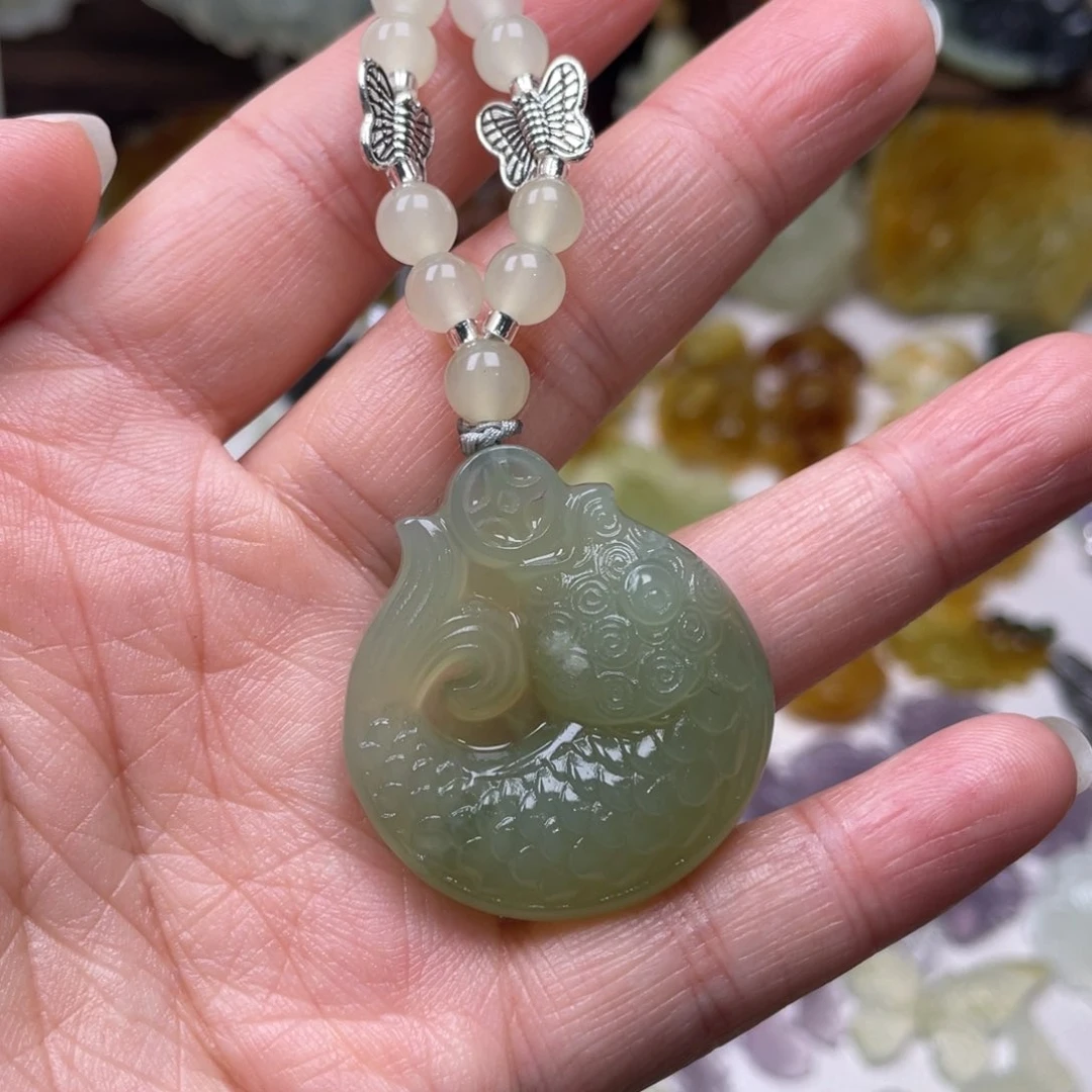 蛇纹石玉颈饰未镶嵌