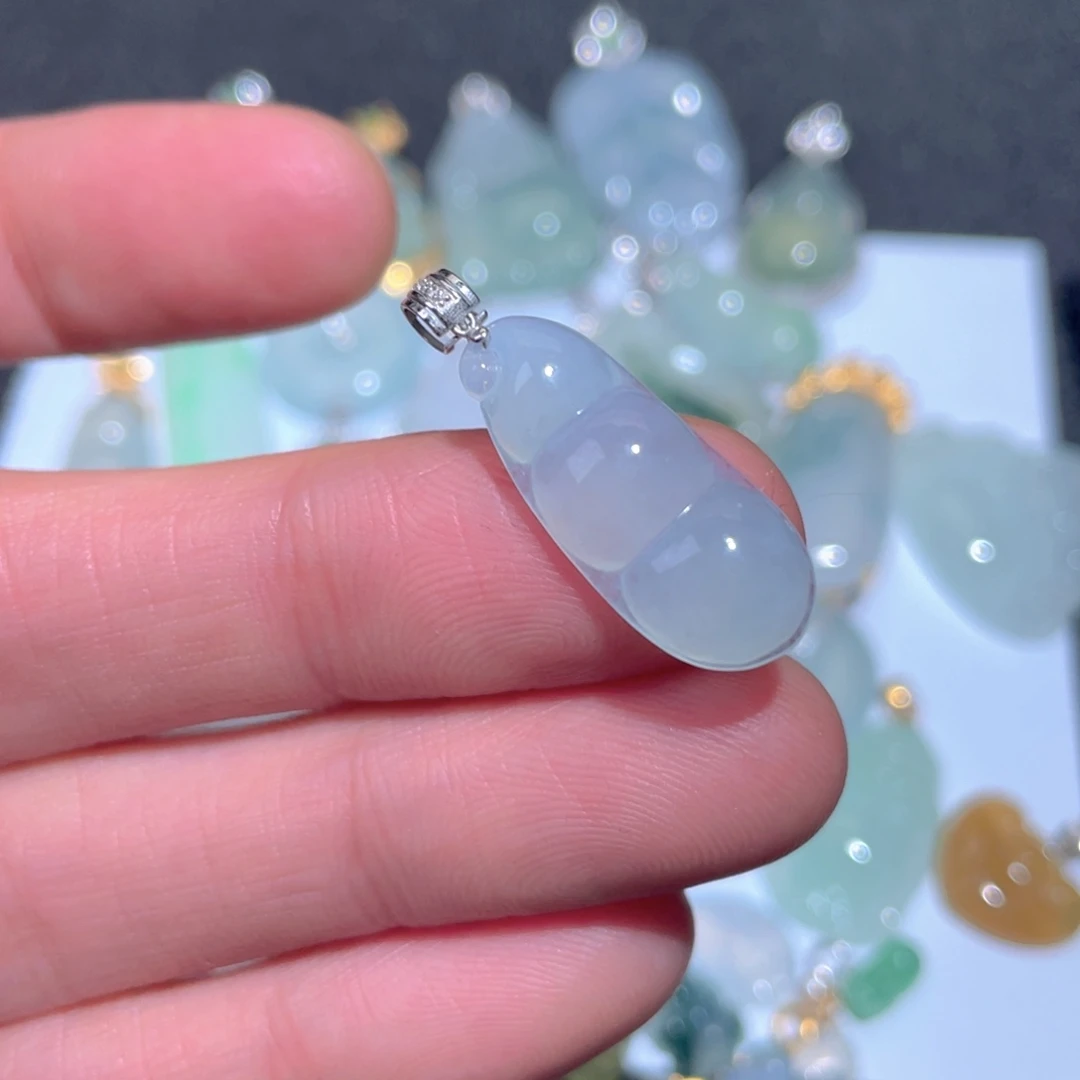 翡翠颈饰18K金镶嵌翡翠