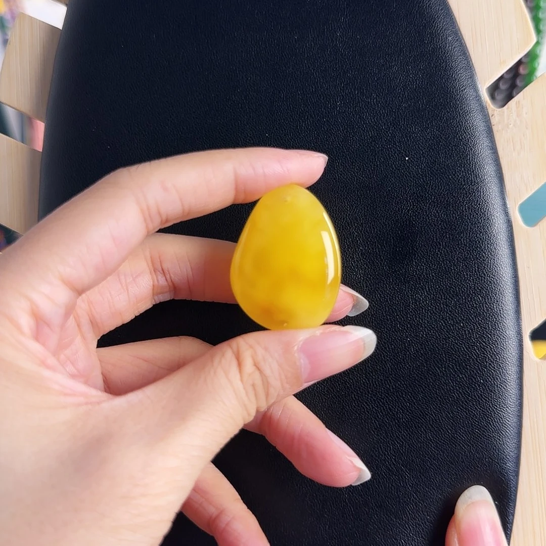 蜜蜡未镶嵌颈饰蜜蜡焦皮料随行水滴