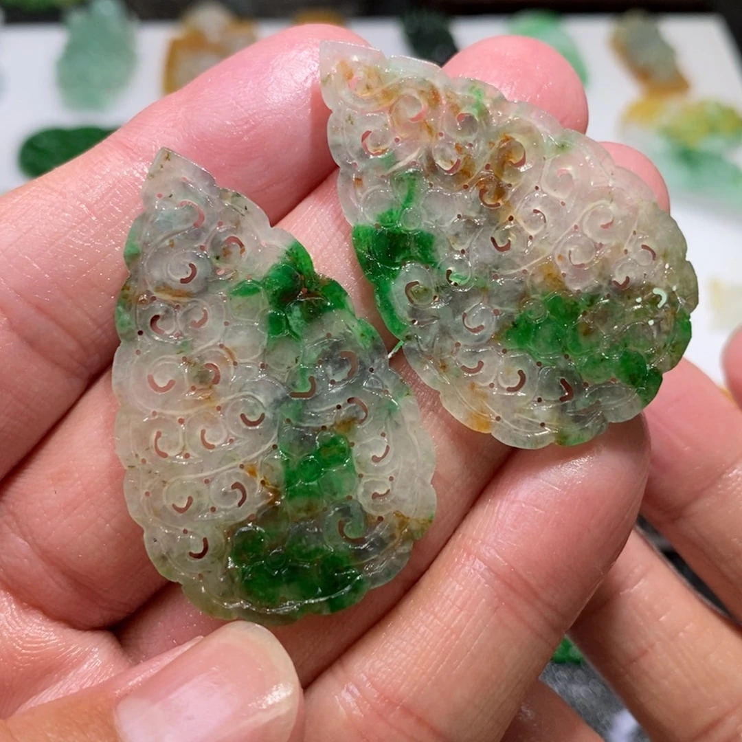 霞***姐未镶嵌定制翡翠耳饰