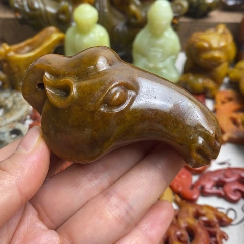 蛇纹石玉未镶嵌颈饰101