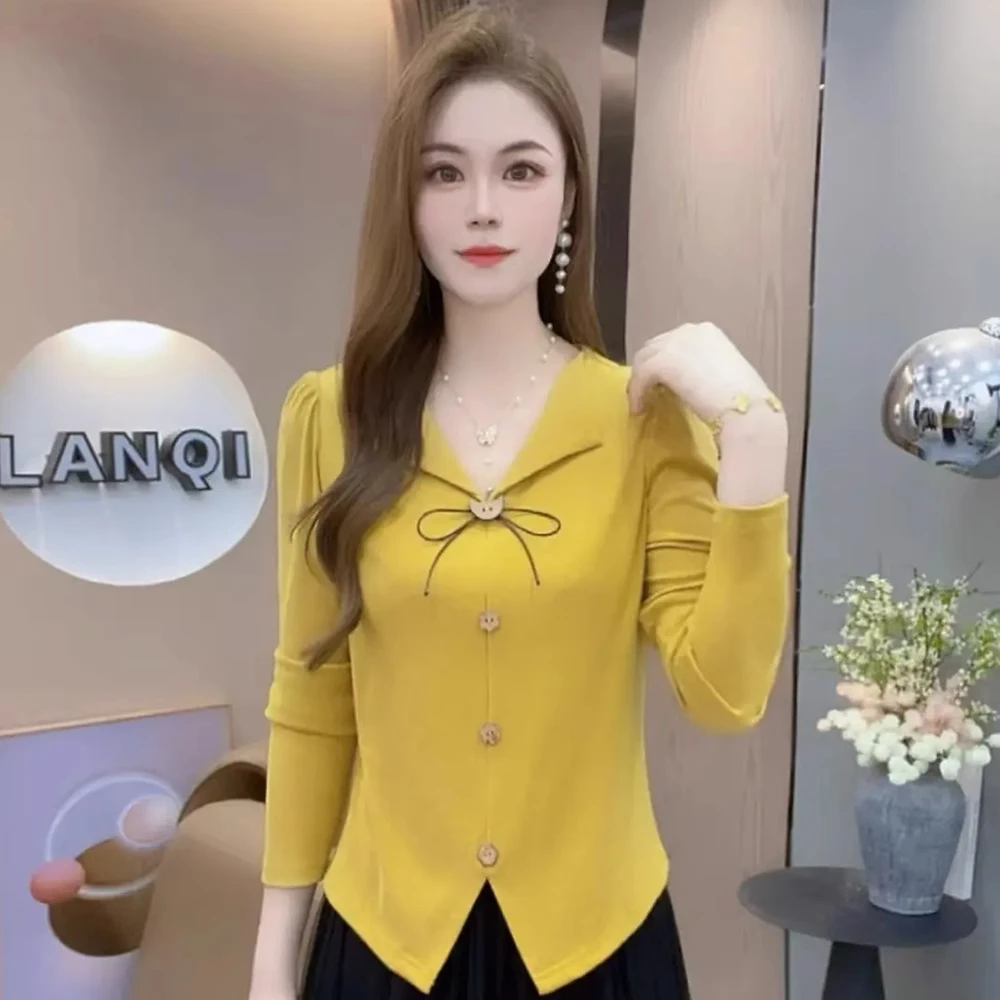 时尚T恤女2025秋季新款洋气减龄显瘦设计感百搭V领开叉长袖上衣潮