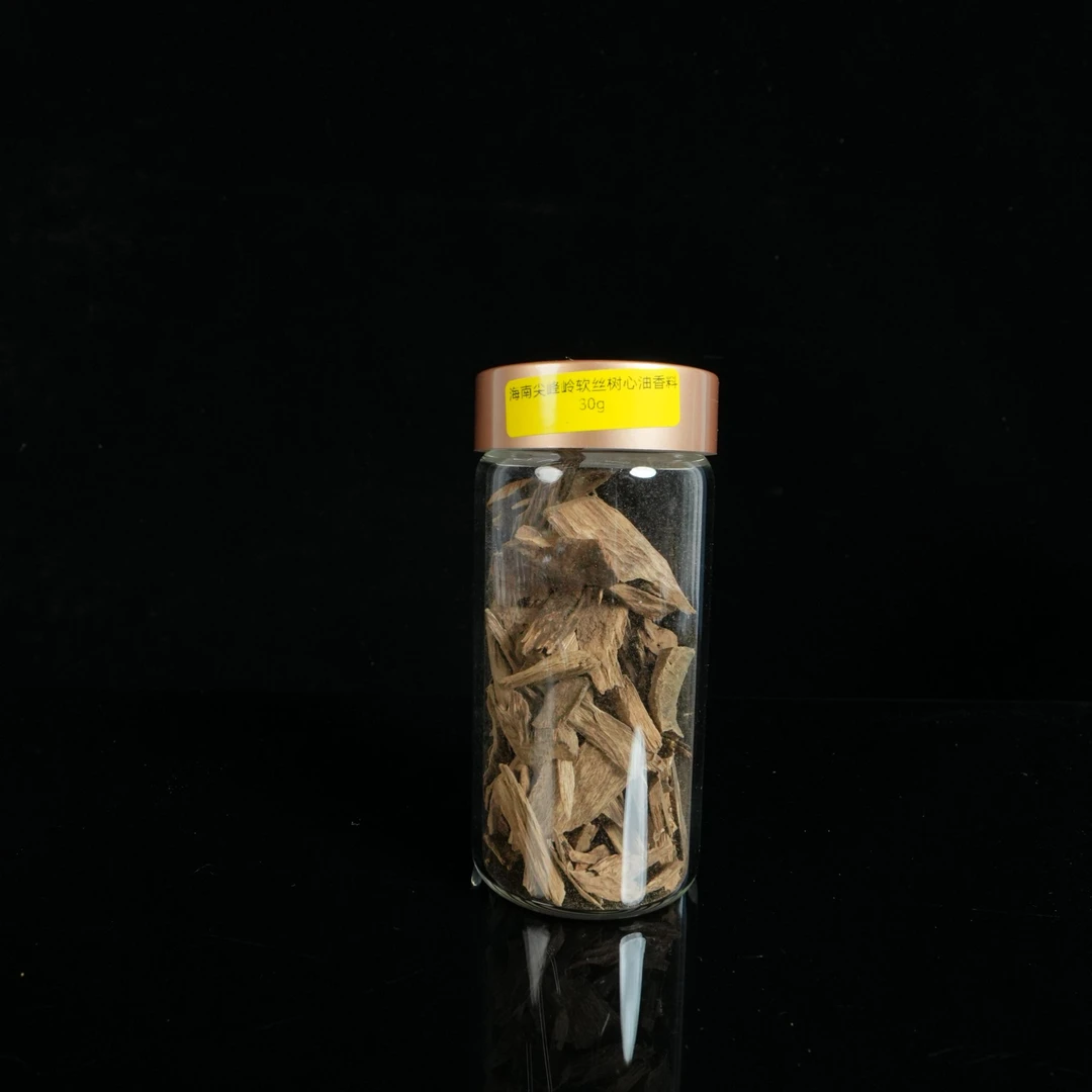 B1519 海南尖峰岭软丝树心油沉香香料 /  30g