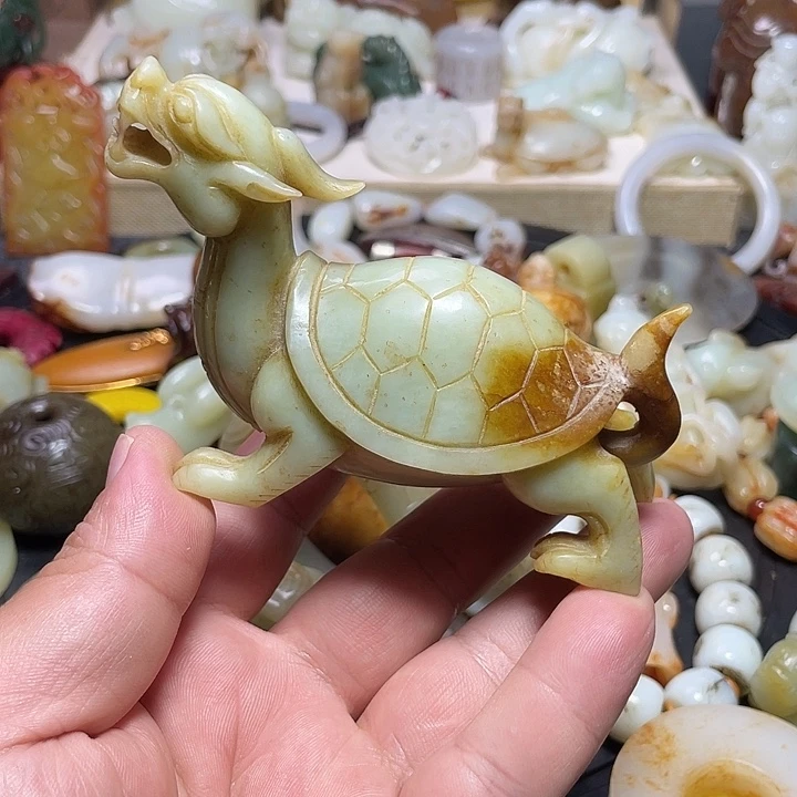 颈饰未镶嵌和田玉（糖玉）