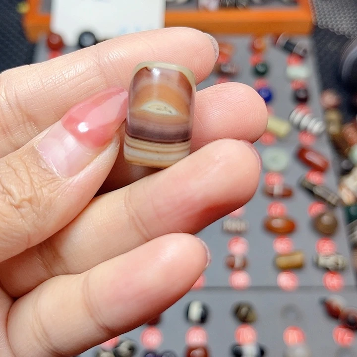 未镶嵌玛瑙/玉髓珠宝半成品刘*颖