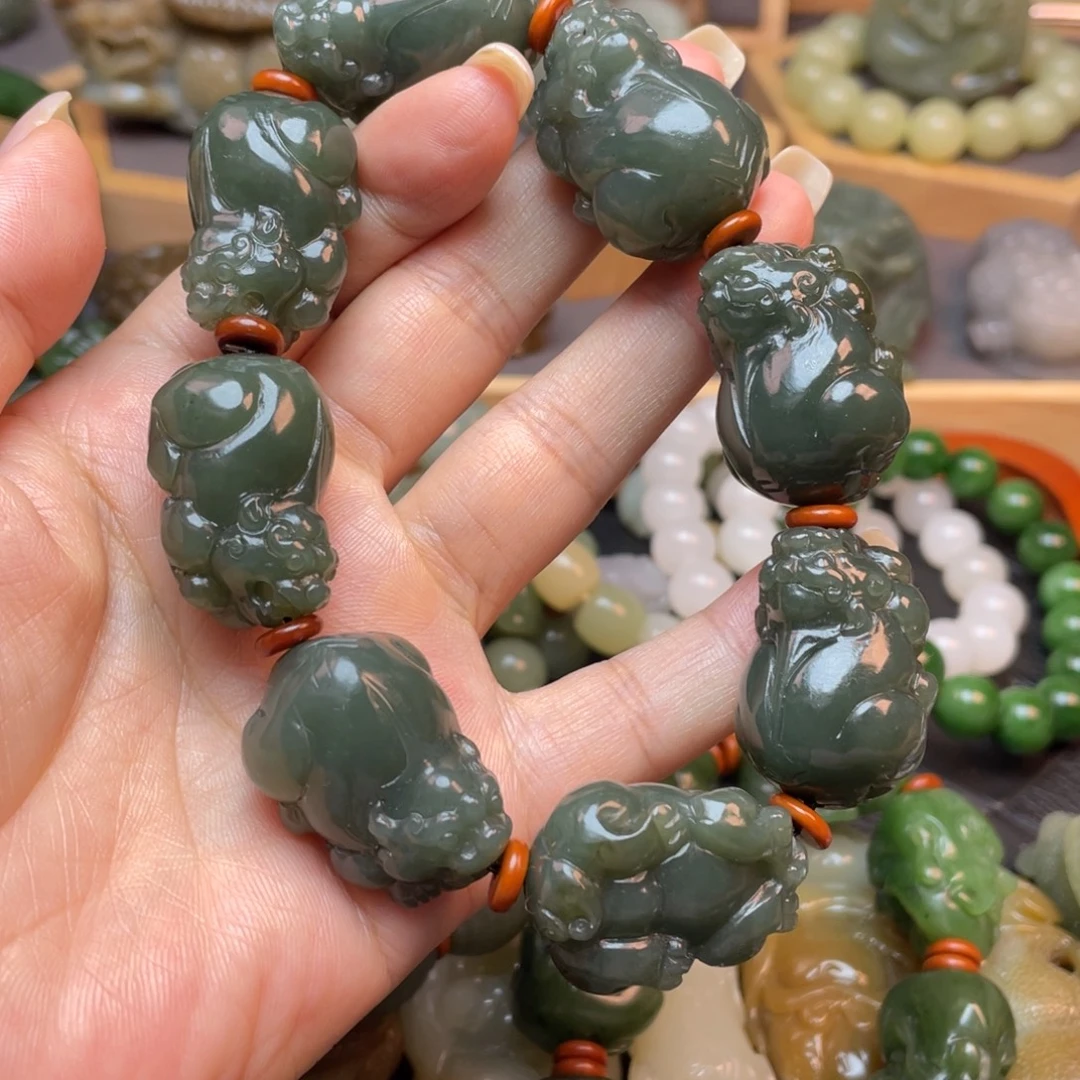 颈饰未镶嵌和田玉