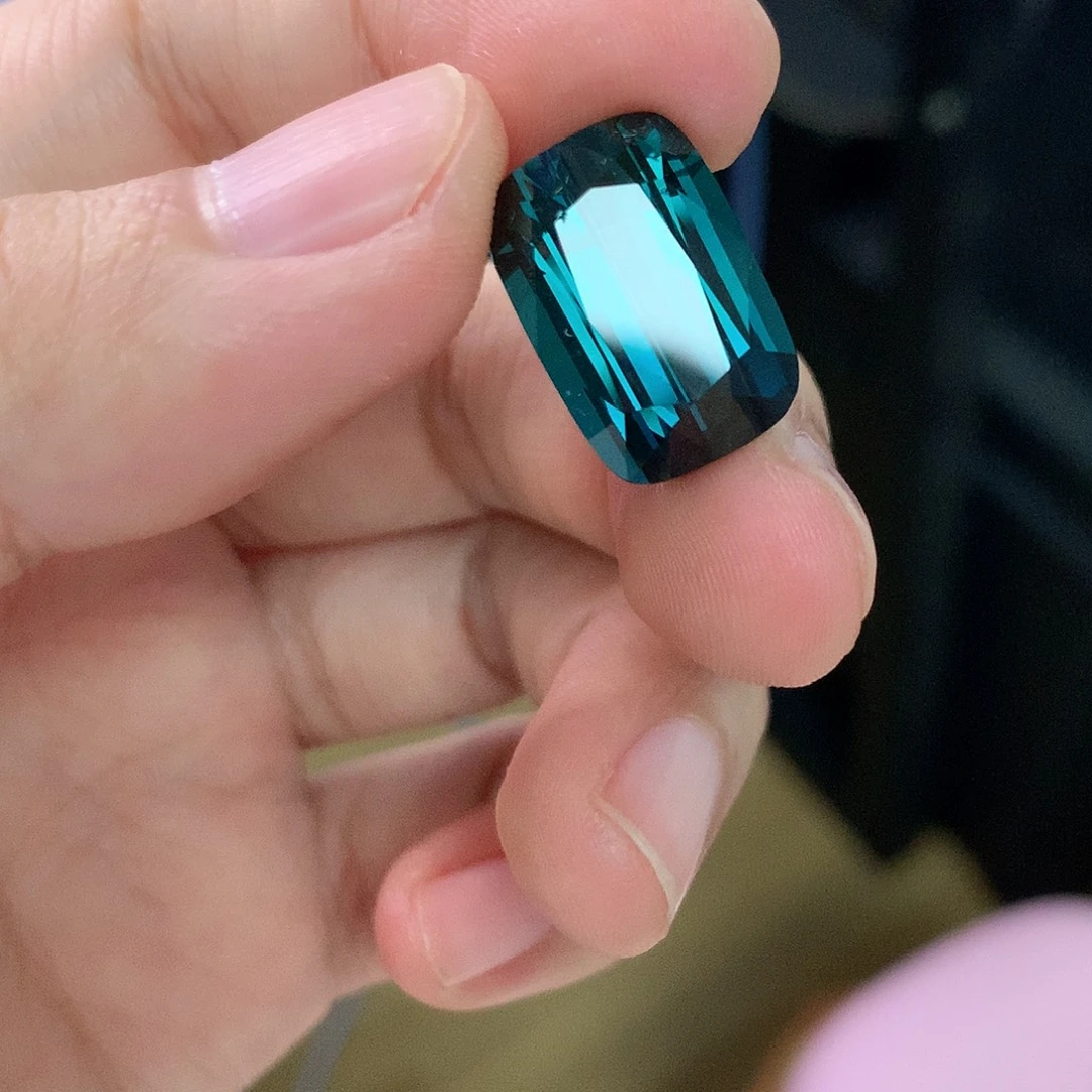 未镶嵌裸石碧玺15.14克拉拉贡碧玺