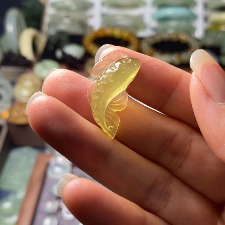 未镶嵌蛇纹石玉颈饰