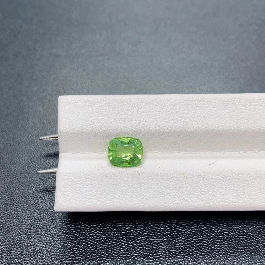 橄榄石裸石未镶嵌2.44