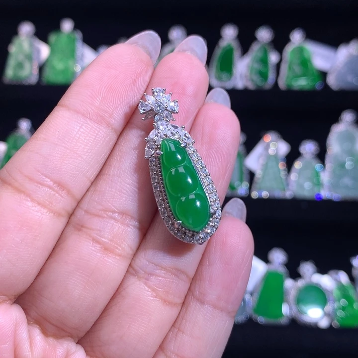 【闪购商品】颈饰银S925镶嵌翡翠