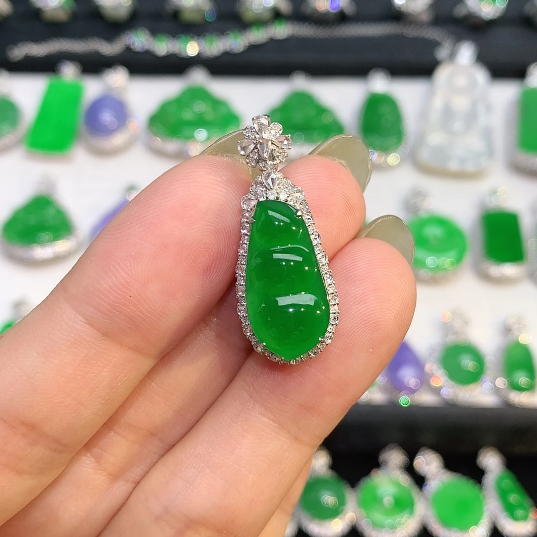 翡翠18K金镶嵌颈饰P****u吊坠