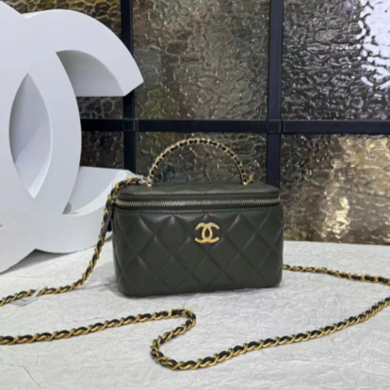 99新 Chanel/香奈儿 Chanel绿色手提化妆盒斜挎包 25020079-01