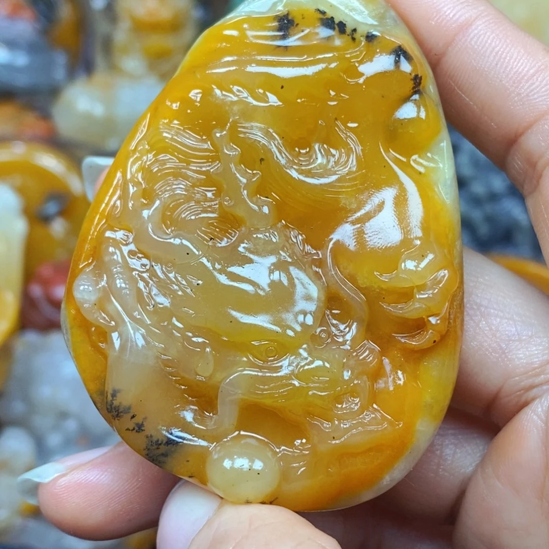 颈饰未镶嵌石英岩玉