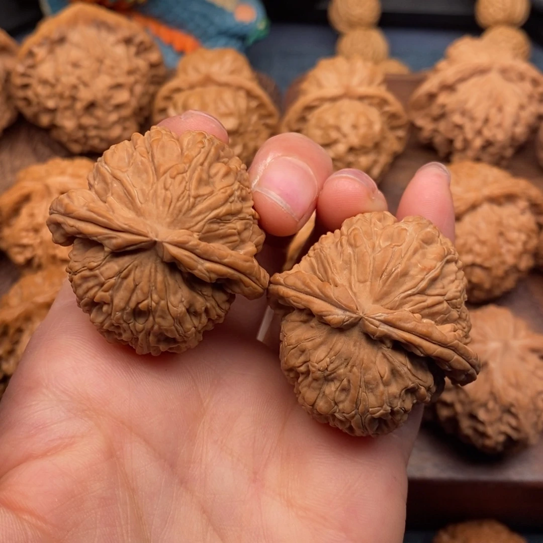 文玩核桃把件38.5全品原桩球白