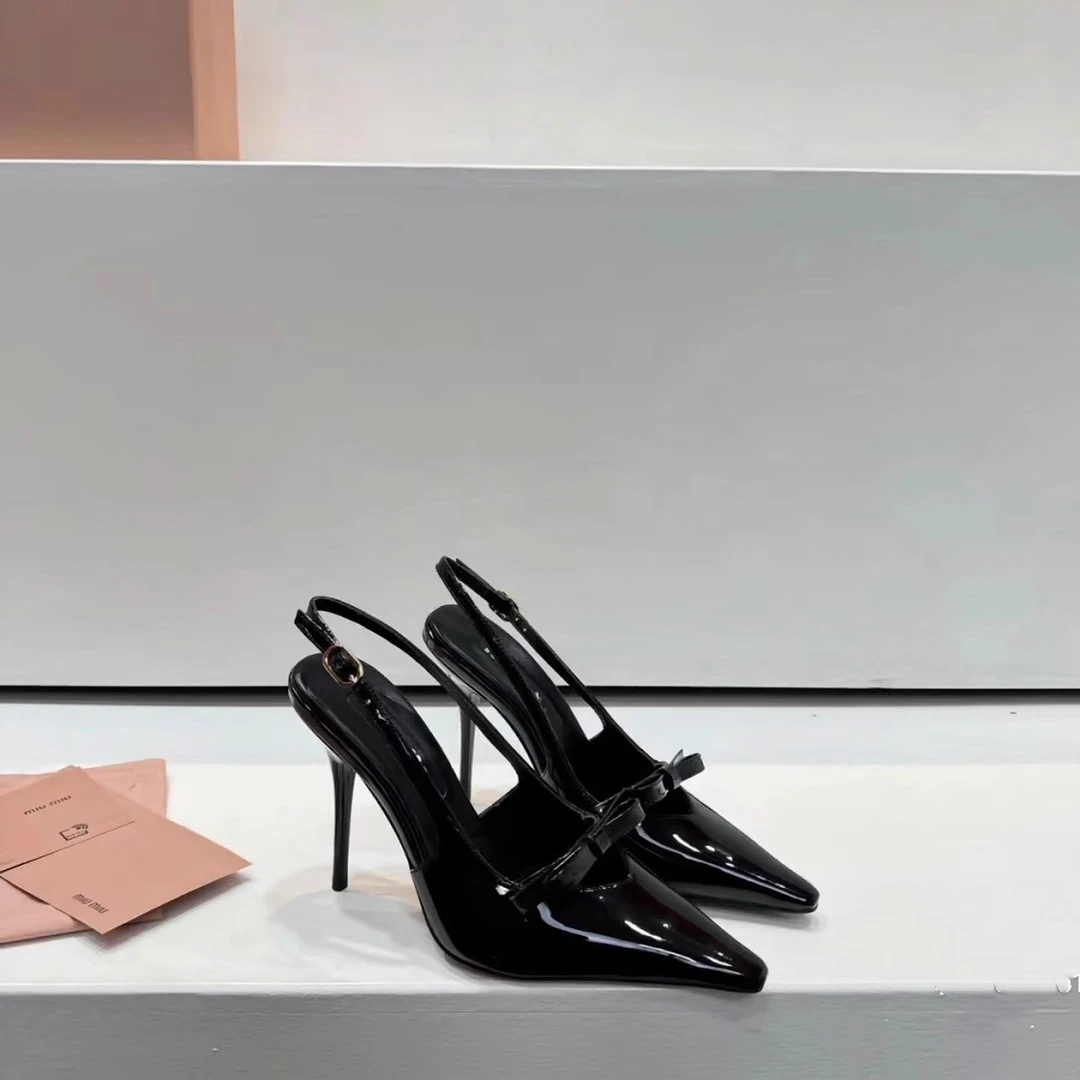 蝴蝶结尖头高跟鞋2025春新款漆皮包头后空细跟凉鞋气质百搭黑色