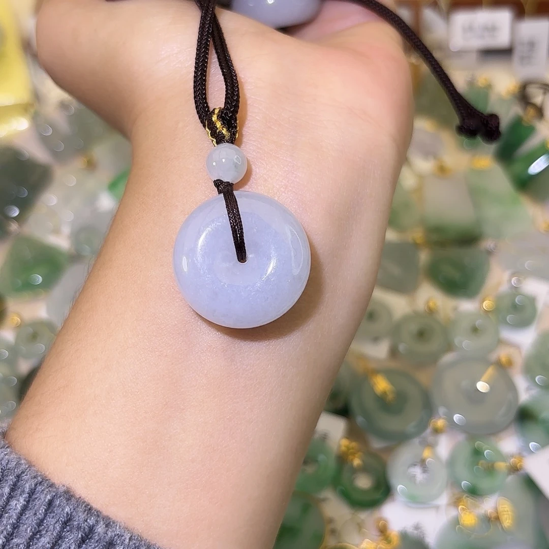 翡翠未镶嵌颈饰平安扣