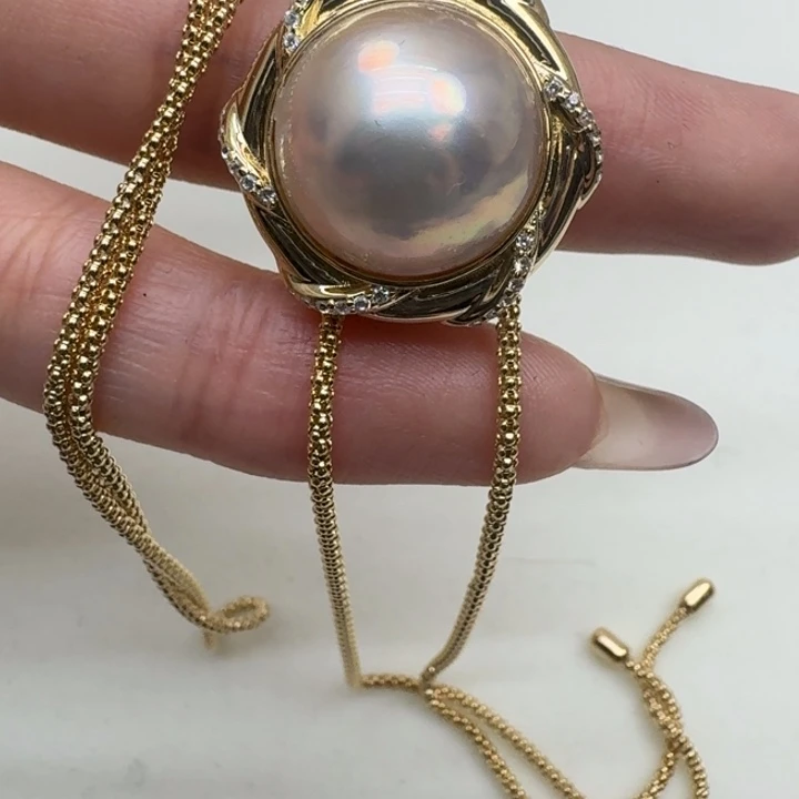 未镶嵌拼合珍珠（马贝珠）颈饰