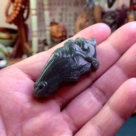 和田玉颈饰未镶嵌