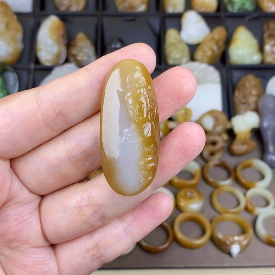和田玉未镶嵌颈饰