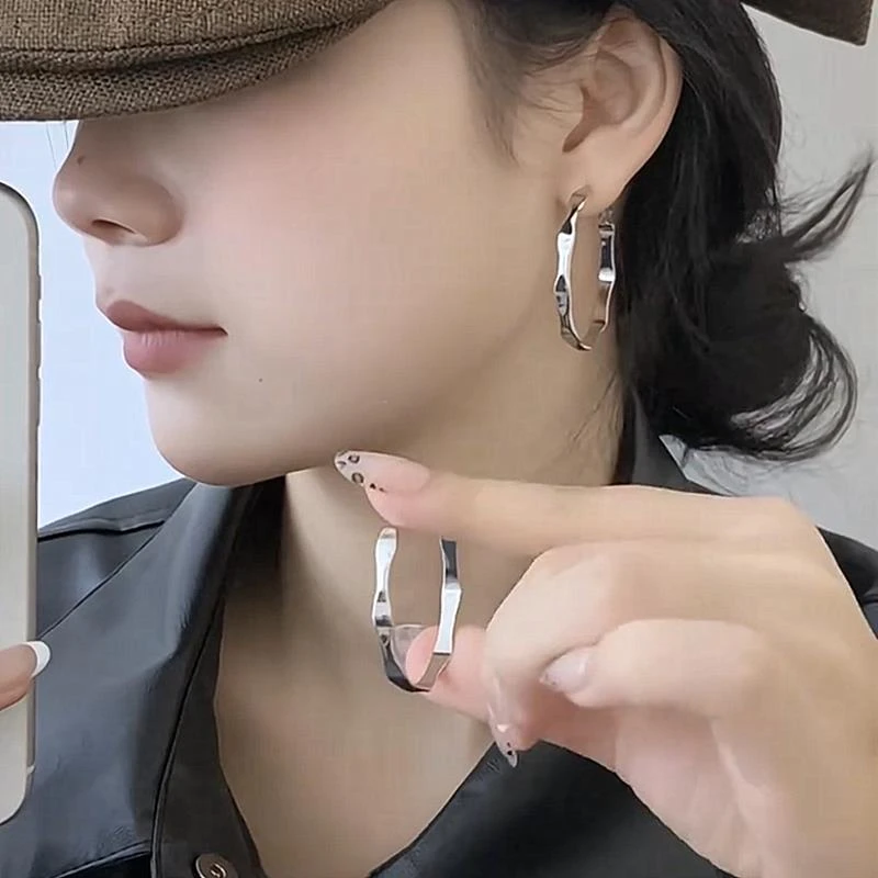 新款925银欧美夸张耳环女新款高级感潮酷耳圈小众设计高级耳坠女