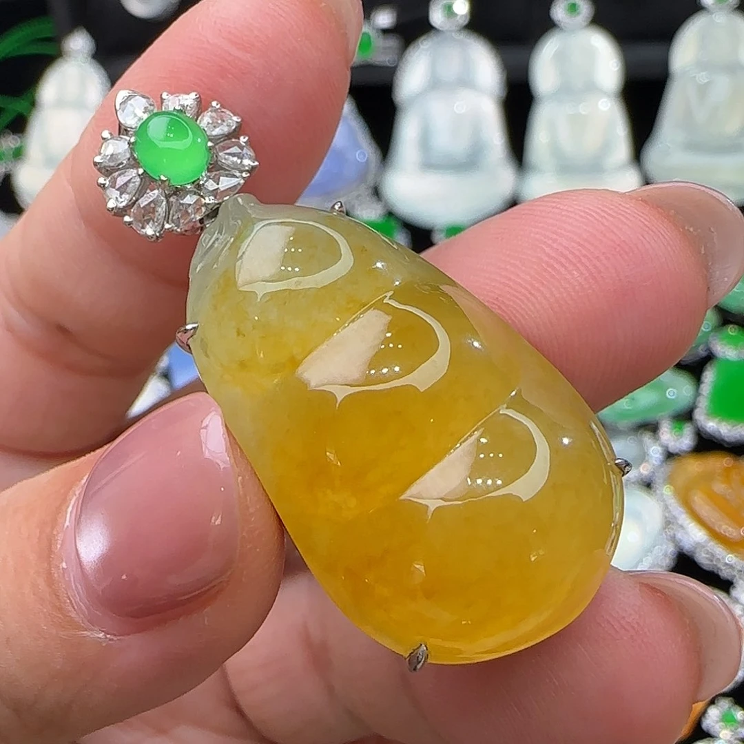 颈饰18K金镶嵌翡翠天然翡翠