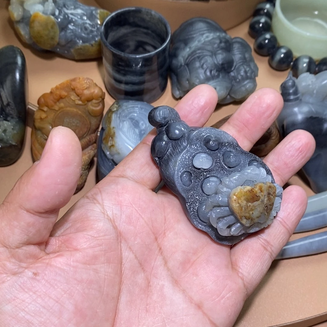 未镶嵌和田玉摆件
