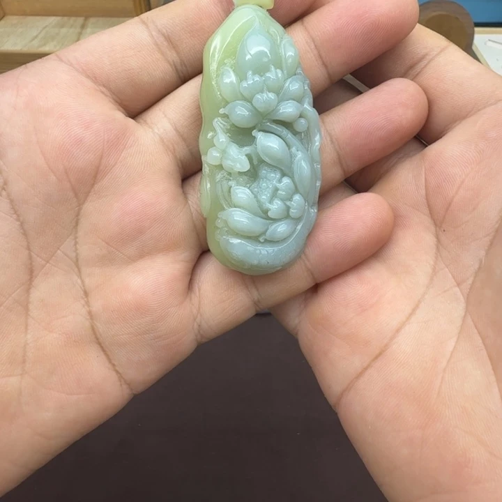颈饰未镶嵌和田玉吹