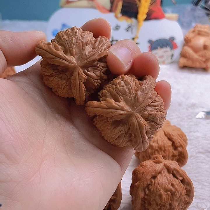 吊坠文玩核桃?****三棱