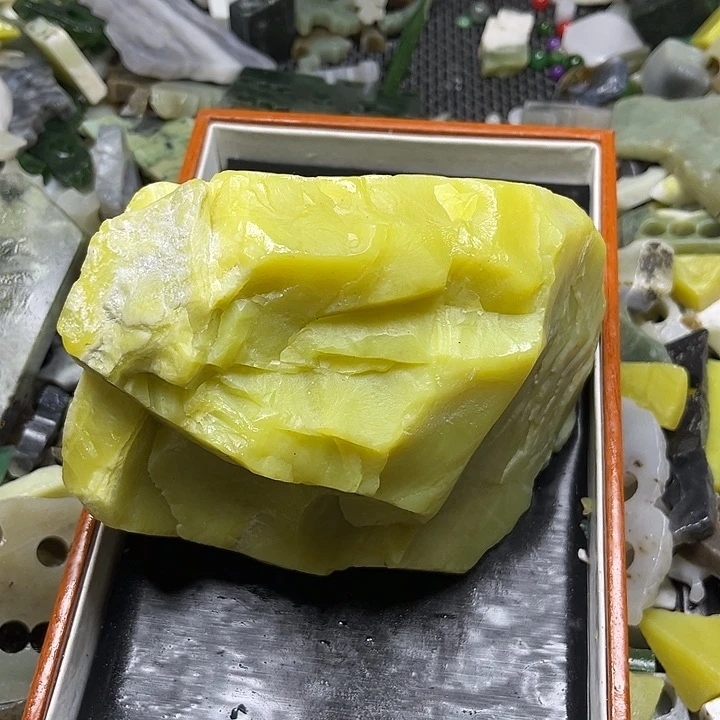 和田玉未镶嵌珠宝奇石