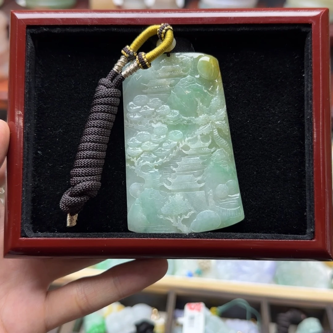 翡翠未镶嵌颈饰清